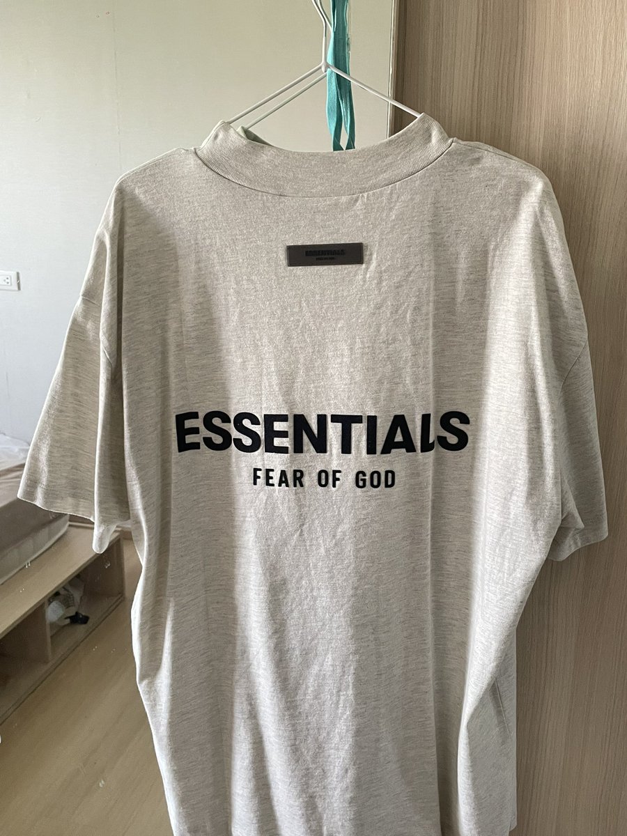 nlnky_'s tweet photo. สีเทาอ่อน  Light oatmeal ss22 มีตำหนิเล็กๆ1จุดซักได้ ใส่1-2ครั้ง  1,300฿ ไซส์s ต่อได้งับ
#essentials #essentialsมือสอง #ส่งต่อเสื้อผ้ามือ2 #ส่งต่อ https://t.co/rwBQEqEis5