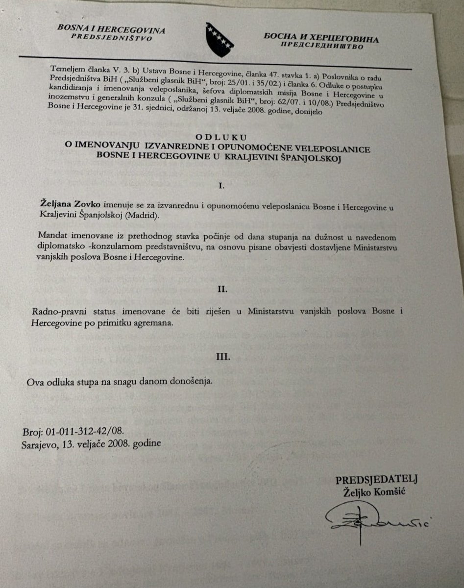 SemsudinMe77274's tweet photo. Željana Zovko, ne priznaje kako kaže nelegitimnog predsjednika Komšića! https://t.co/Xl1WC3nG9l