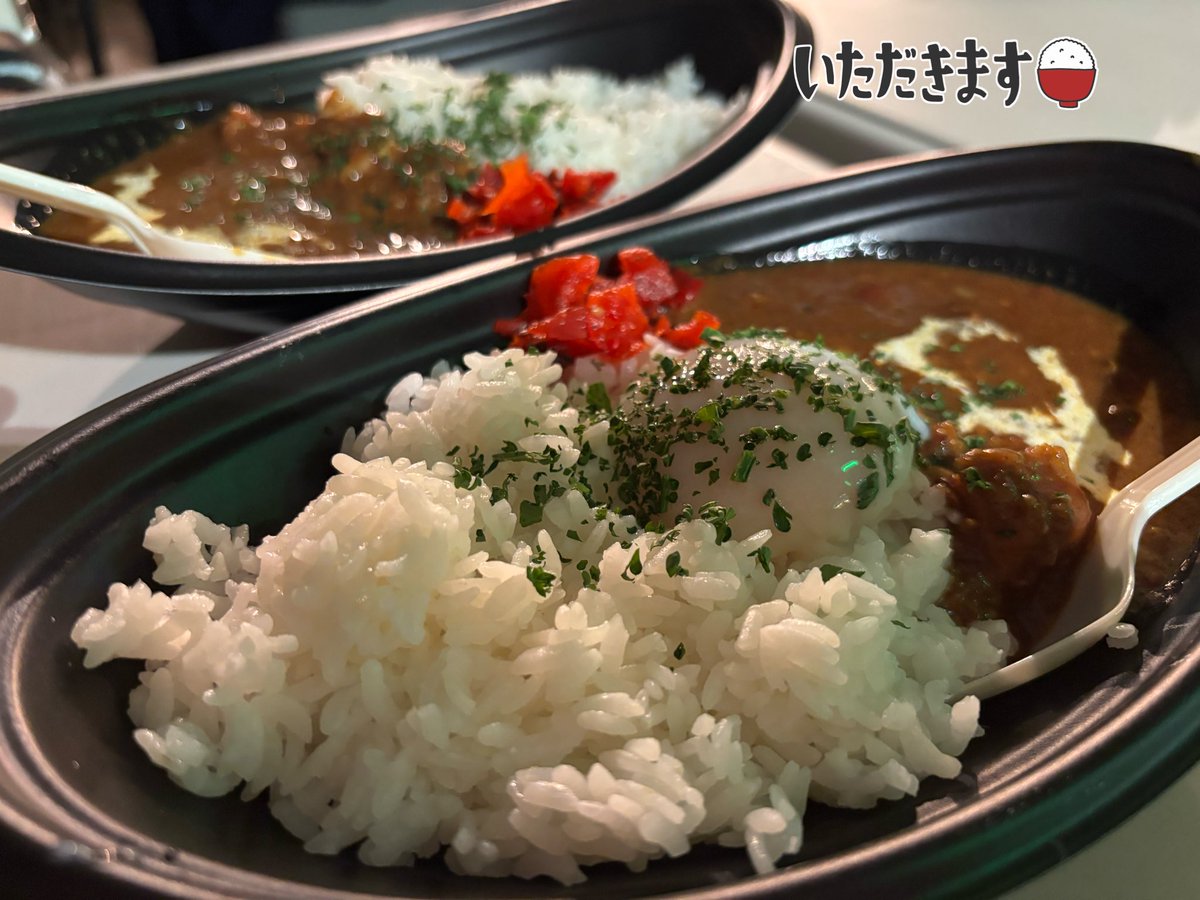 manosuke_0810's tweet photo. 今日のメイン、アジカンに向けて栄養補給🍛
潔師匠のカレーで満腹です。
その前にいちごけずりも少々🍓
#CDJ2525 https://t.co/OKdlQHAQgT