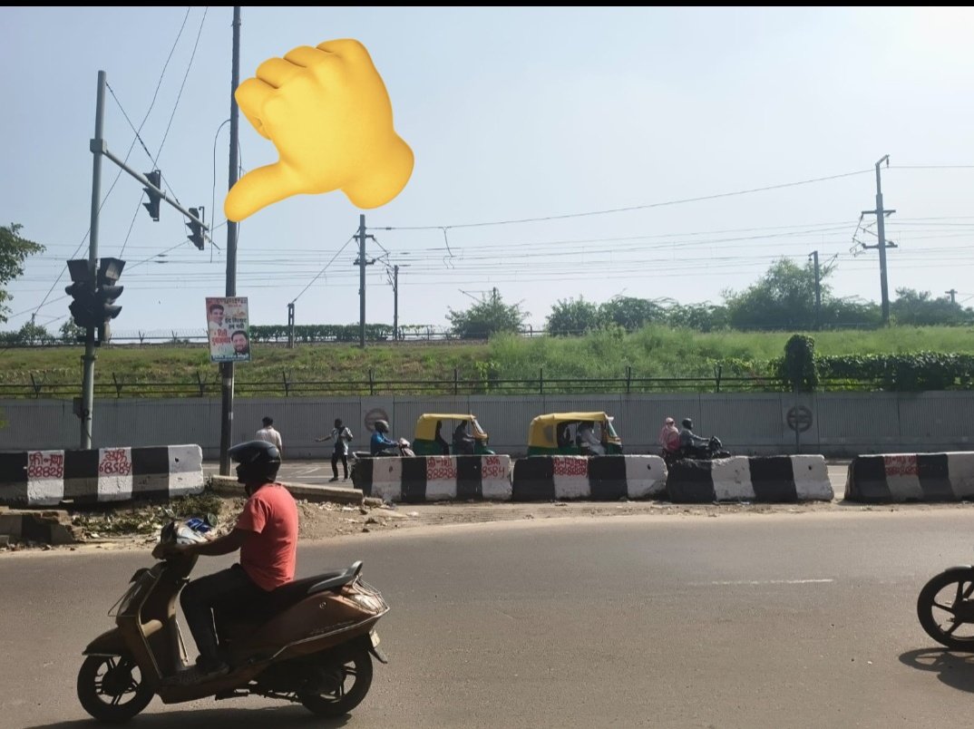 gurudwaraspark's tweet photo. @dtptraffic ACP North East श्री धीरज नारंग,कृपया स्पष्ट करें कि पुश्ता रोड से शास्त्री पार्क GT रोड T-पॉइंट पर लोहा पुल की ओर ट्रैफिक लगातार wrong side क्यों मूव कर रहा है?
समाधान कब होगा?
@DCPTrafficER @CPDelhi @AmitShah @manabhardwaj @SatishKumar @ArvinderLovely @sharadsharma1 https://t.co/GqcFmL3x0R