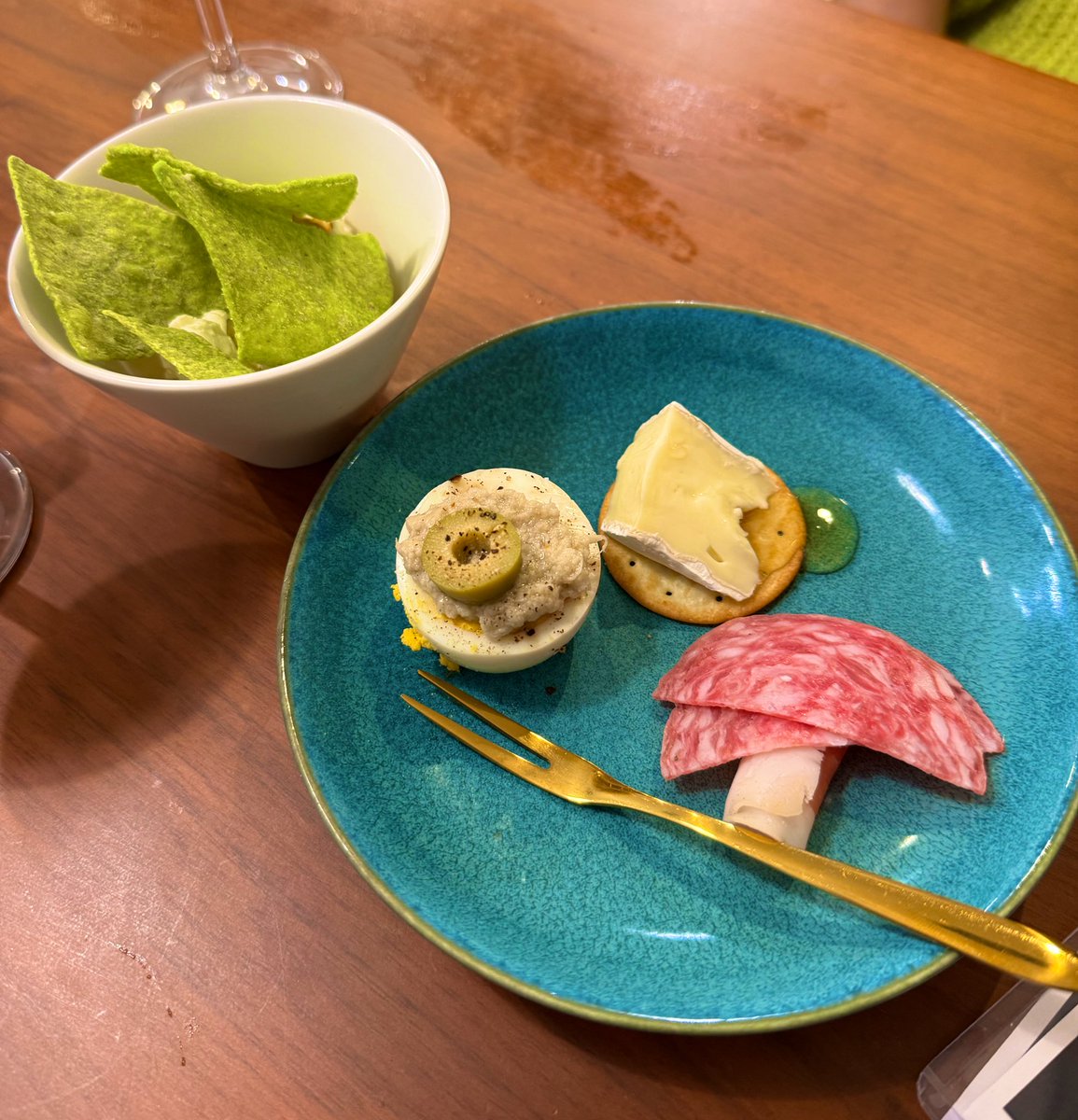 toshimitsu6436's tweet photo. こんばんは！娘です！！
昨日は #AyKバー にお邪魔してきました🥰カクテルもおつまみも最高でした😍
父も皆様とご挨拶できて喜んでると思います🤗来年もよろしくお願いします🙇‍♀️
そういえばひばりヶ丘駅発上陸だったのですが色々とすごくて圧倒しちゃいました🫣 https://t.co/Ou9mMypsBQ