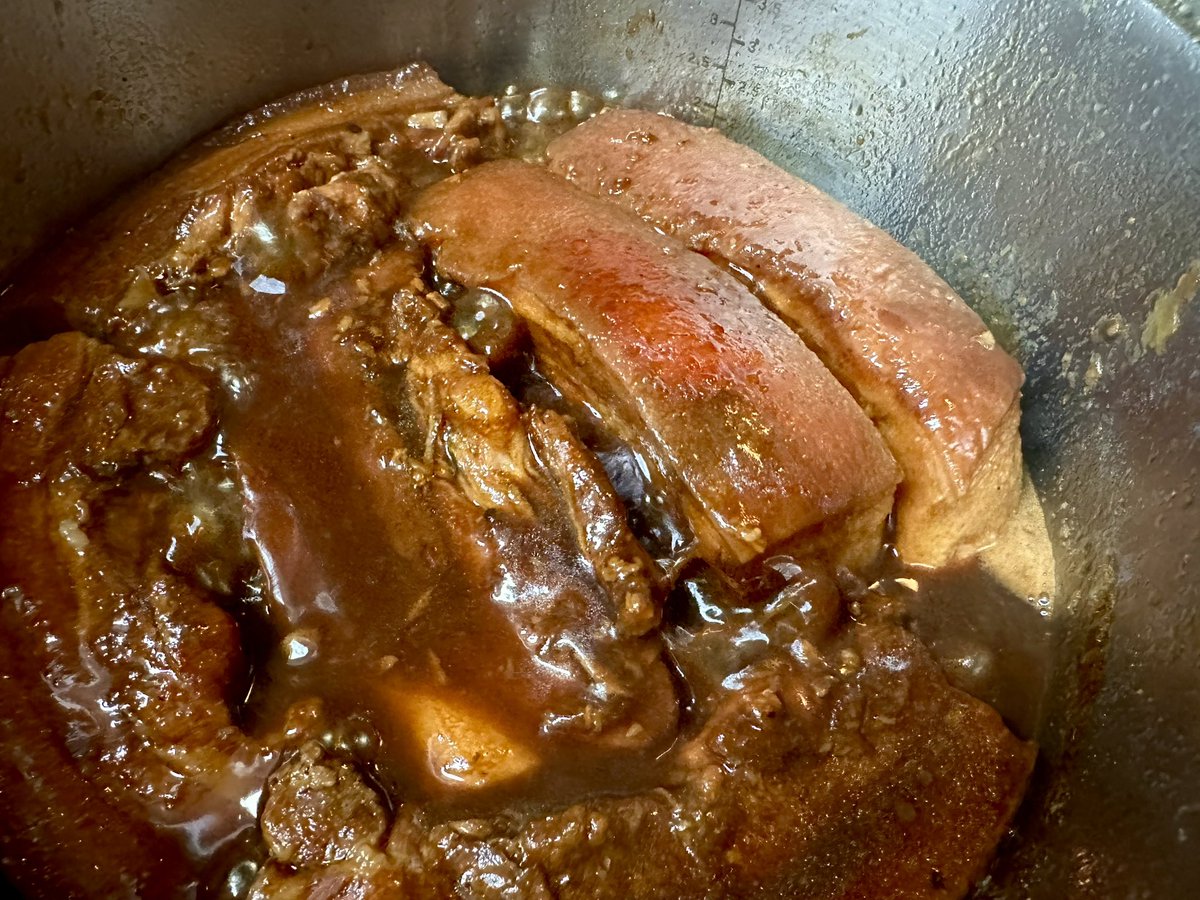 동파육.

엄마들 연말 용돈 챙기다 드디어 발각. 아빠 달래기용으로 양가에 야식 배달 준비. 두 번째라 더욱 수월한 요리조리쿡.