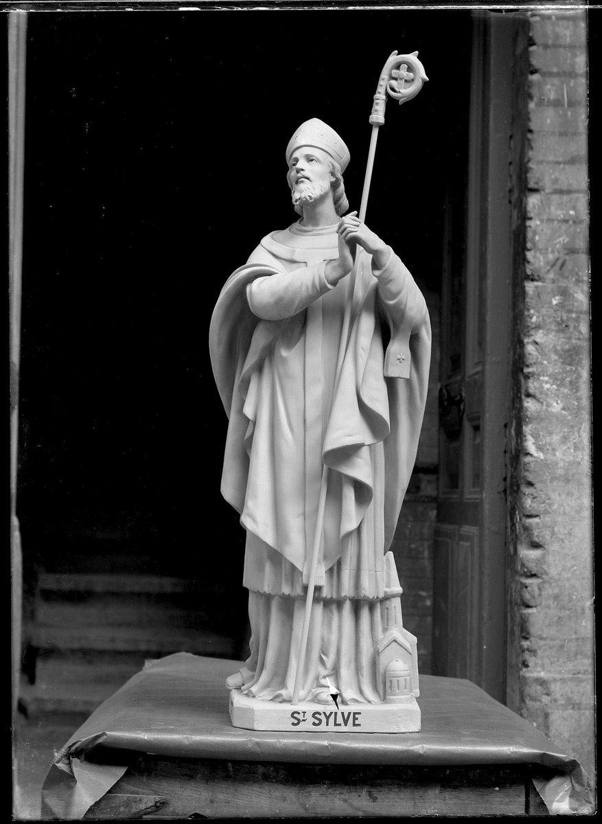 Ce soir, nous célébrons la Saint-Sylvestre. À cette occasion, découvrez la statue de Sylve de Toulouse, 4e évêque de la ville, réalisée par la manufacture Giscard. Saviez vous que l’église St-Sylve a été meublée par ce statuaire ? 

📷 46Fi337 - Mairie de Toulouse, AMT.