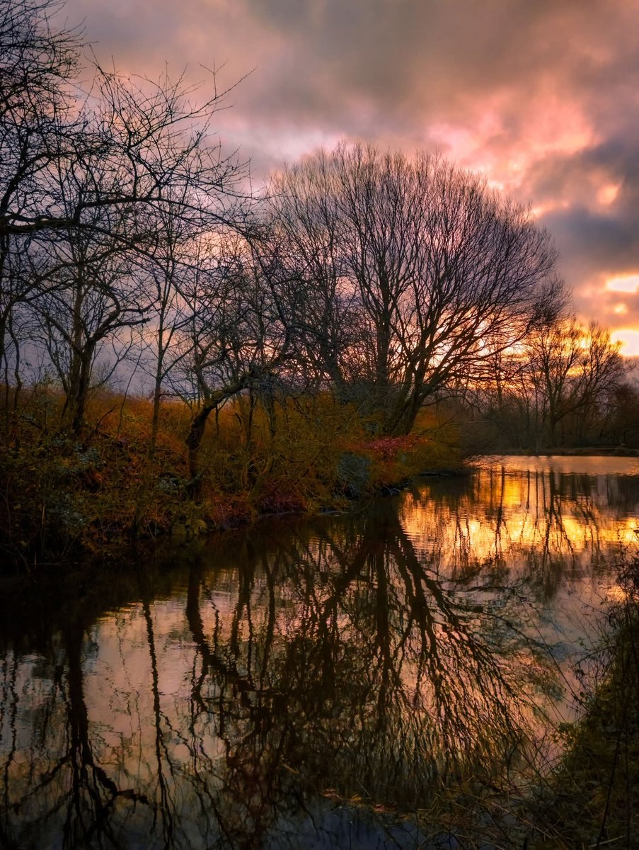 Great British Countryside...."Daisy Nook" Country Park (Oldham -UK)
#England #traveling #luxurylifestyle