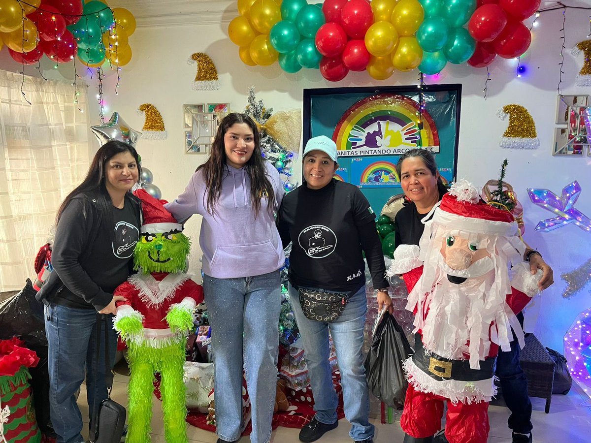 LFdCesmas's tweet image. Para celebrar la Navidad y el cumpleaños de @AlejandroSanz, el club de #FaMs @bailoconvosok ha contribuido con todo su amor a la hermosa causa de #ManitasPintandoArcoiris, asociación en México que apoya a niños y niñas con cáncer 💝🙌🏼🫶🏻
¡Enhorabuena, FaMs! 💪🏼♥️