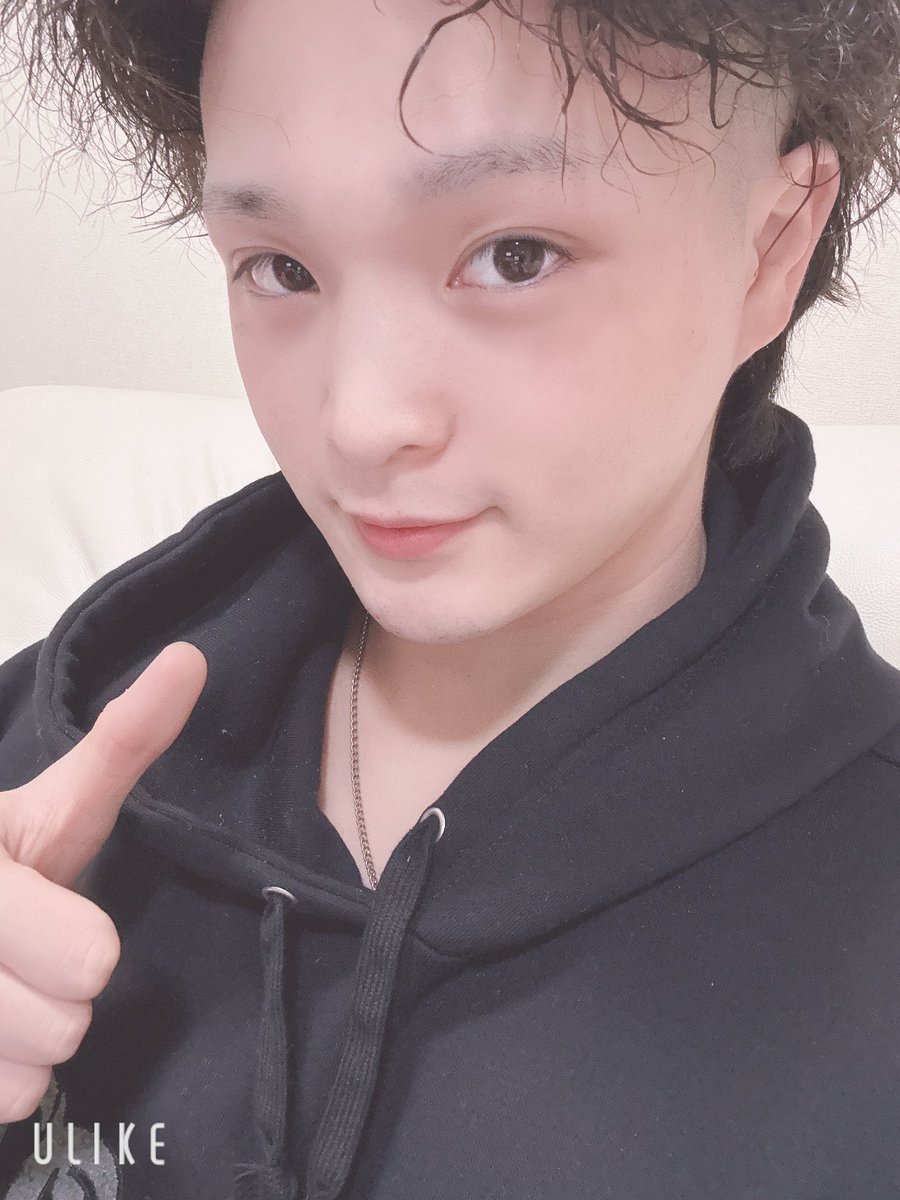 皆様お疲れ様です‼️
来年の宣伝させていただきます‼️
1月16日に見海堂劇団様にゲスト出演決まりました！
【総座長、座長、りんと、きらと】
場所は下関ぶらり劇場です✨✨
是非！お時間あるお客様は応援しにきてください😭
予約席承っておりますので、是非DMまで‼️
#劇団錦
#錦りんと
#見海堂劇団