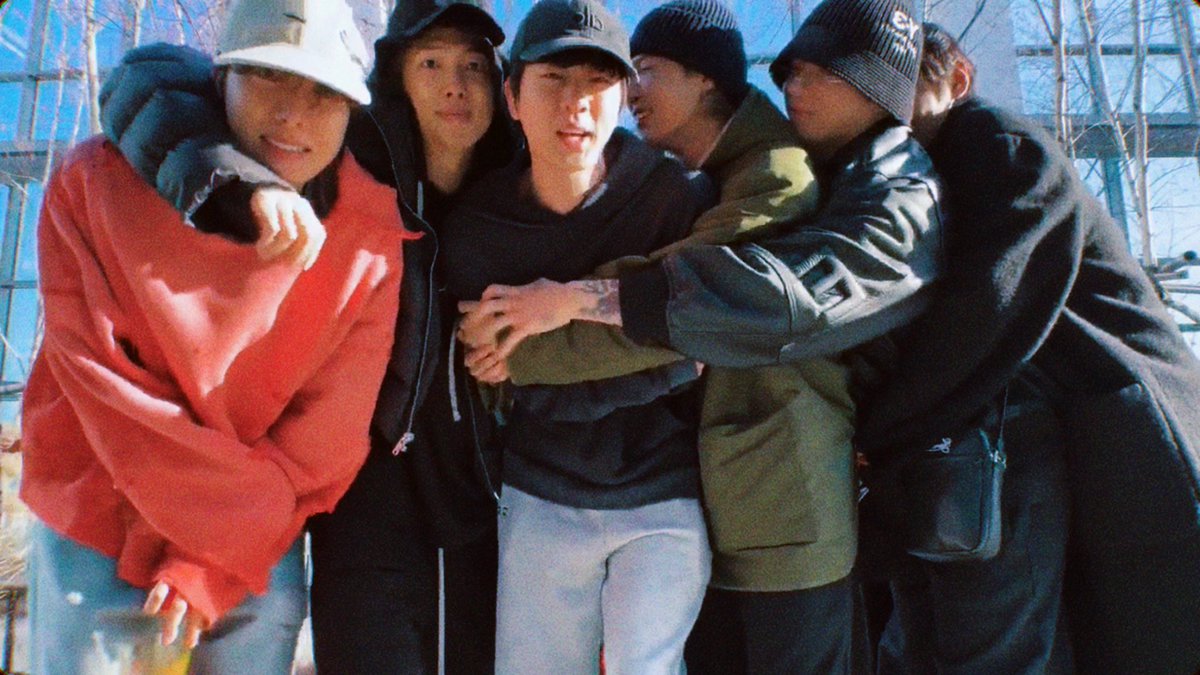 mhereonlyforbts's tweet image. December                December 
2022                            2025

WE CAME SO FAR🥹😭