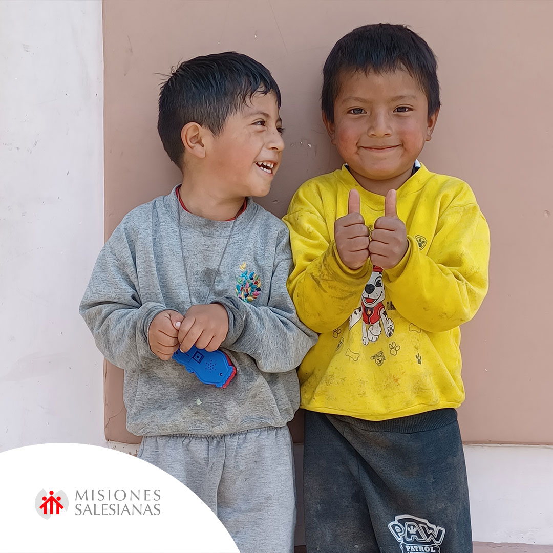 MSalesianas's tweet image. #NoticiaMS | Acabamos mañana el año con gratitud y empezaremos 2026 con esperanza ✨
Junto a los misioneros salesianos y gracias a miles de personas solidarias, seguimos trabajando en 137 países por la educación y la protección de la infancia.
👉 [f.mtr.cool/tzpdzrvusy