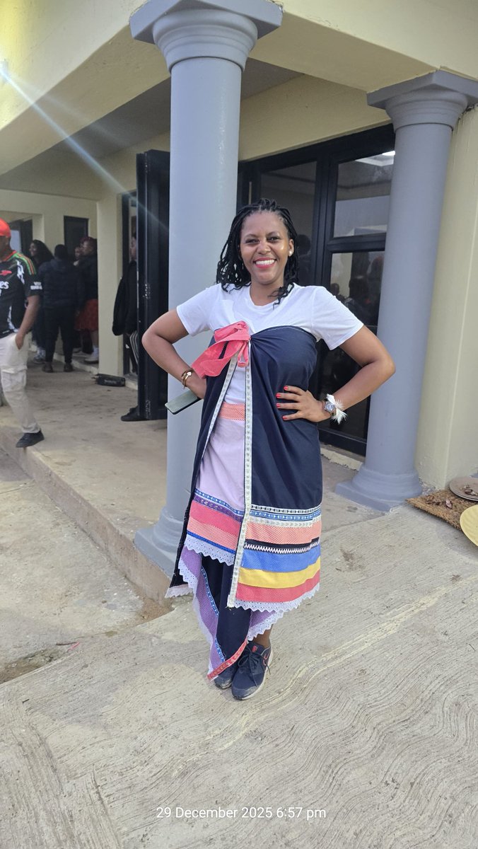 Nqondokazi's tweet image. Kwa mnandi emgidini, masibonge ko Faku babhem ngo bubele. 🙏🏾🔥😅