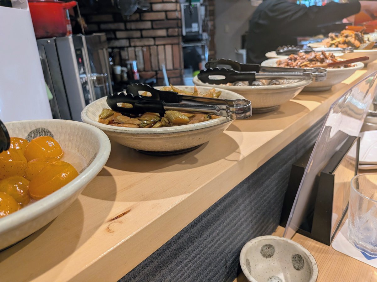 気になってた店、万礼行ってきた🍻
おばんざいビュッフェ食べ放題
最高。リピ確。