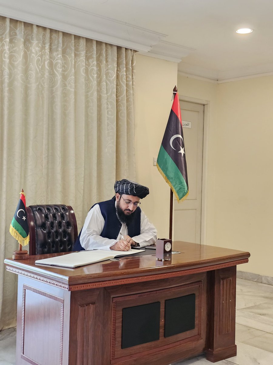 مولوی سعدالله بلوچ، سرپرست سفارت امارت اسلامی افغانستان در جاکارتا پیام تسلیت و همدردی امارت اسلامی و مردم افغانستان را به‌مناسبت وفات فرماندهٔ کل قوای مسلح لیبیا و شماری از اعضای بلندرتبهٔ نظامی آن کشور که در پی سانحهٔ هوایی در ترکیه جان باختند، در کتاب تعزیت  در سفارت آن کشور