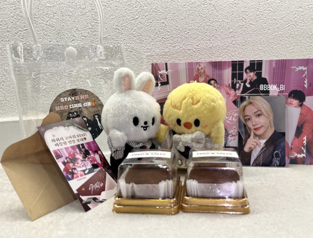 BBOK_BI's tweet photo. 20251229 가요대제전 사녹

너무 행복했기 때문에 기억 보존용으로 적어보는 후기.. 

들어가자마자 일단 뒷번호의 걱정을 날려주는 자리 때문에 놀라고 세트가 예뻐서 놀라고 애들 등장하고 아름다운 헤메코와 아름다운 애들 때문에 최종 기절 이번 녹화 진짜 풀버전 주세요 리허설부터 놓칠게 없음 https://t.co/X97tyT1wbH