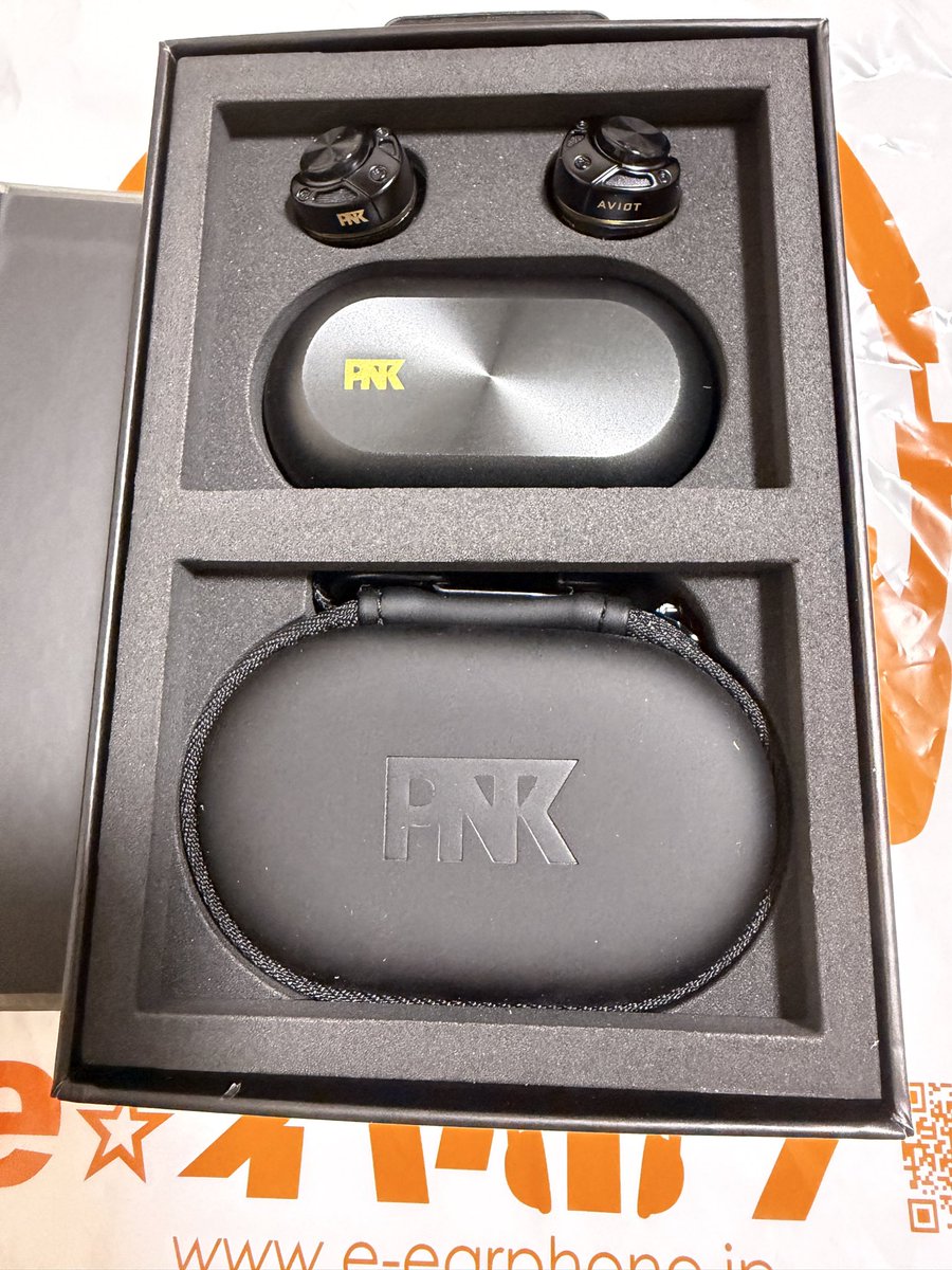 My new gear… AVIOT TE-ZX1-PNK 紫の有線ピヤホン3欲しいと言いつつ