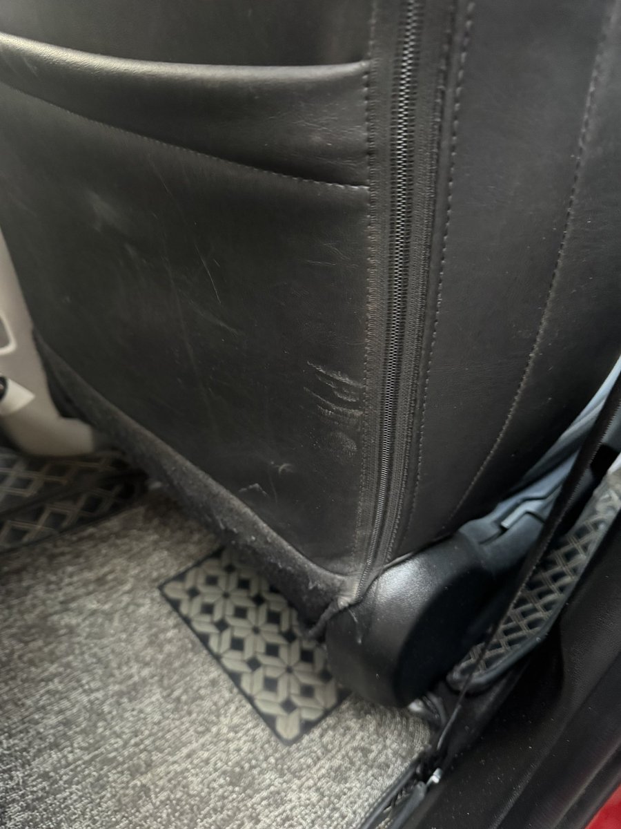 maanasag's tweet photo. Acknowledge their fault. To add further spice, they charged 1400 for interior cleaning, but the car was clearly not cleaned properly. Attaching photos of same https://t.co/KeFfBfdERN