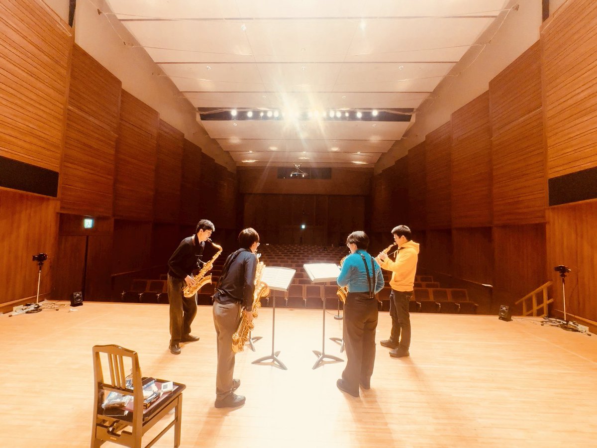 hiromunemunemu's tweet photo. 12/27 4Brothers『ふぉーぶら冬物語’25』無事終演しました。ご来場いただいた皆様ありがとうございました。
四人のアイデアを集結して作ったステージ、お楽しみいただけていたら嬉しいです。実現のために音響で共演してくださった佐原さん@ko_sahara_ce 、そしてスタッフの皆さまに心から感謝です。我々4Brothersまたいつか���ワーアップして帰ってきます！また会う日まで！