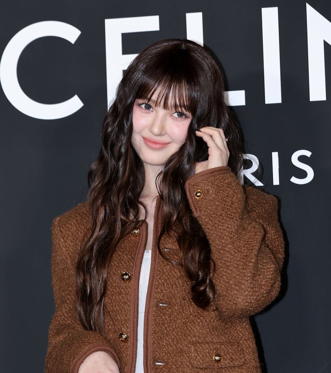 AniEMPIRE's tweet image. 🚨 Multiple Industry Insiders NOT HAPPY at HYBE/ADOR's Decision of Removing Danielle from NewJeans.