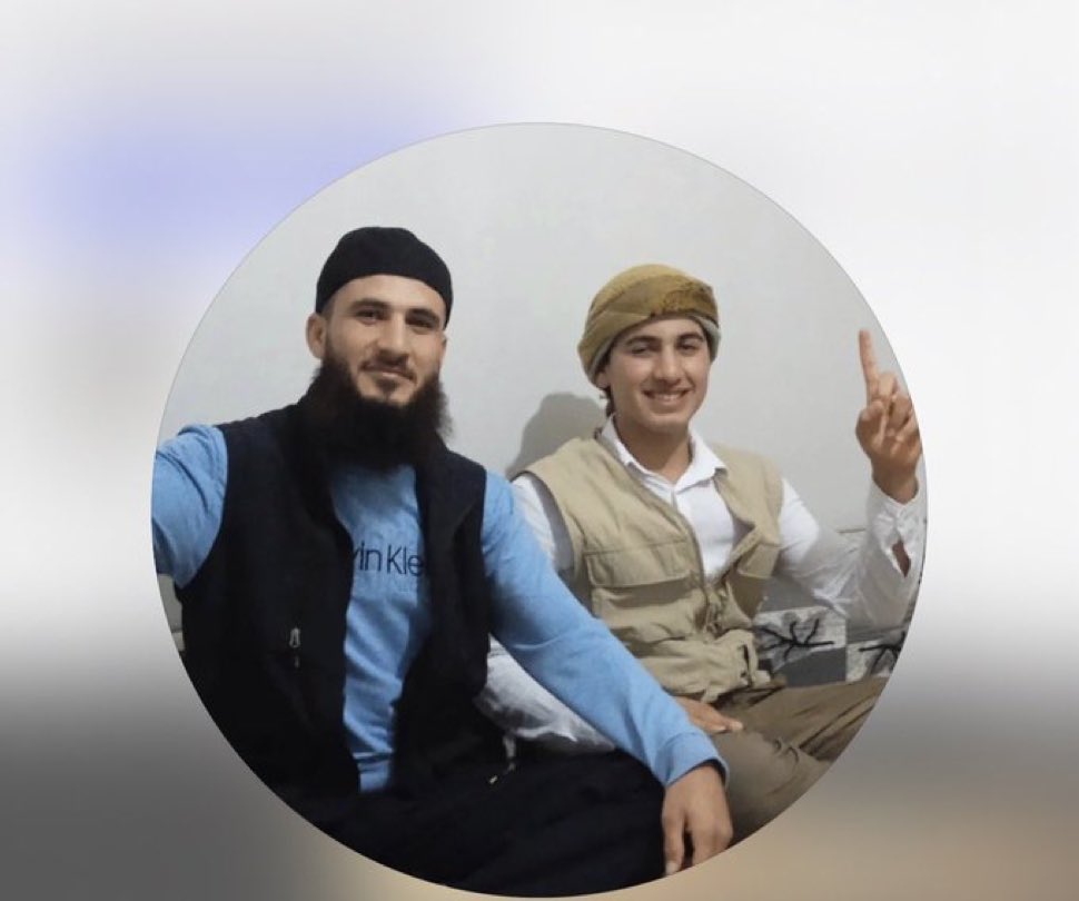 etkiIihaberyeni's tweet photo. Yalova’daki çatışmada üç polisimizi şehit eden terörist Zafer Umutlu’nun, “IŞİD üyeliği” davasında tutuksuz yargılanıp beraat ettiği ve beraat kararının çatışmadan bir gün önce tebliğ edildiği ortaya çıktı.

Teröristin mahkemedeki savunmasından:

“Erdoğan’ın devleti İslami kurallara göre yönetmediğini, eylem ve söylemleri nedeniyle cumhurbaşkanını kafir gördüğünü, O’nun Atatürk ve laik sisteme devam etmesinin, 10 Kasım’da Anıtkabir’e gitmesinin kendisi açısından küfrün delili olduğunu, Atatürk ilke ve inkılaplarına bağlılık yemini eden polislerin kafir olduğunu, askerlik ve oy kullanmanın küfür olduğunu, devleti ve yöneticilerini tağut olarak gördüğünü…”

(İsmail Saymaz)
