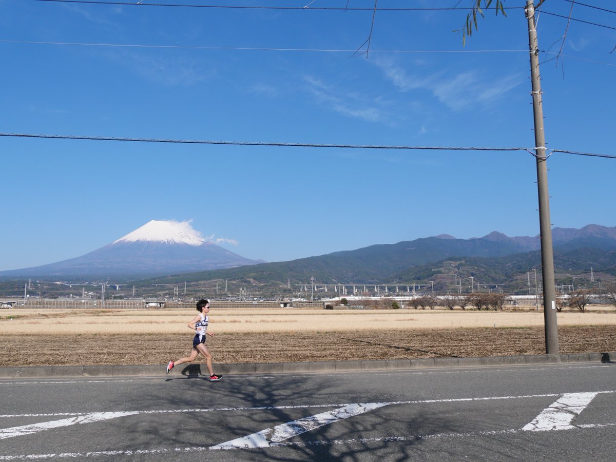 FukadenOfficial's tweet photo. お疲れ様です🍵
今日の #富士山🗻👍
年末の富士山、年始の箱根
今年最後のBIGスポーツイベント
#富士山女子駅伝
フカデン前は駅伝コース
多くの熱いドラマが🏃‍♀️
全力で走ってくれた選手の皆さん
ありがとうございました👏

#イマソラ 
#企業公式がお疲れ様を言い合う 
#企業公式が地元の天気を言い合う https://t.co/zXJcyDBb9x