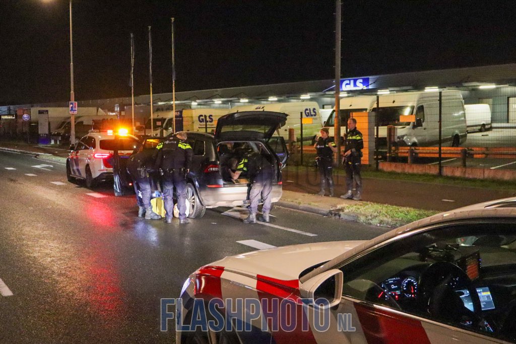 Auto stilgezet na vuurwapenmelding in Rotterdam