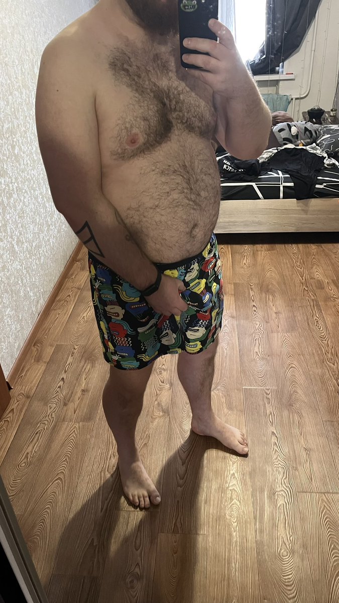 ryzhiy17's tweet image. Я стою у ресторана…
За муж поздно…
Сдохнуть рано 👆🏻