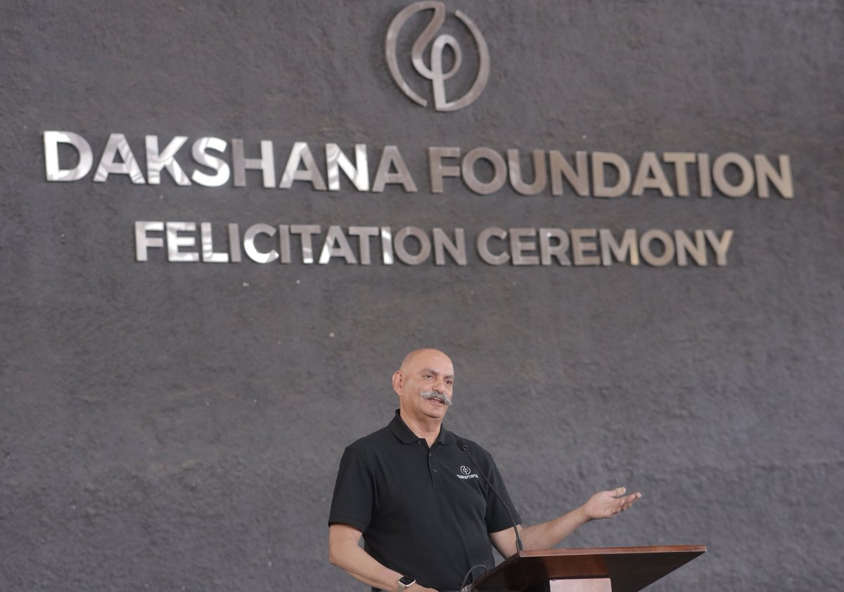 Dakshana Foundation tweet media