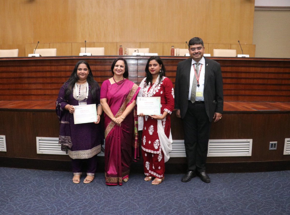 diaspora_india's tweet photo. Dr. Neena Malhotra, Secretary (South), with the participants of the 84th Know India Programme from South Africa, Sri Lanka and Suriname during the Valedictory Session.
#84thKIP #KnowIndiaProgramme #ValedictorySession https://t.co/99Lc8cCfJE