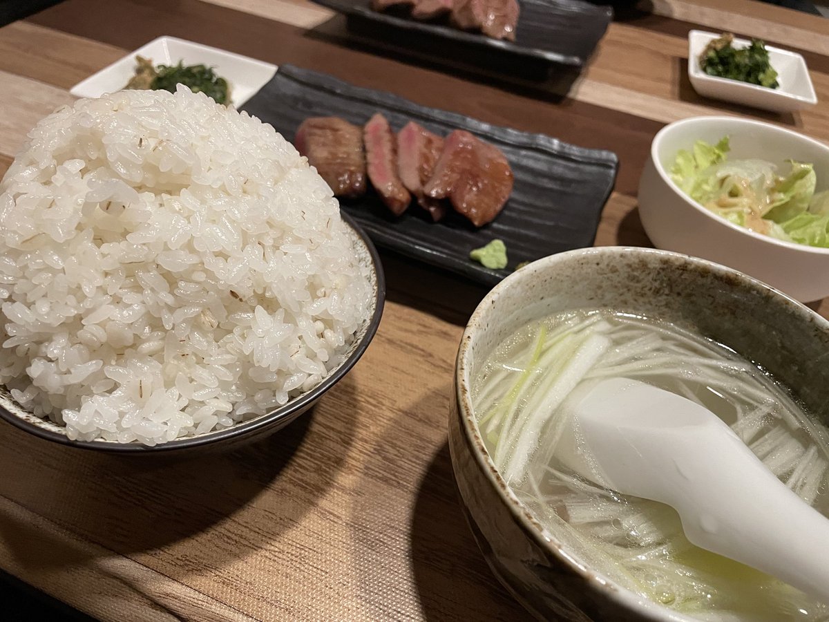 盛岡市中ノ橋通1-12-10…
「牛タン定食（小）麦飯大盛り」を食す！
美味しゅう御座いました。。。