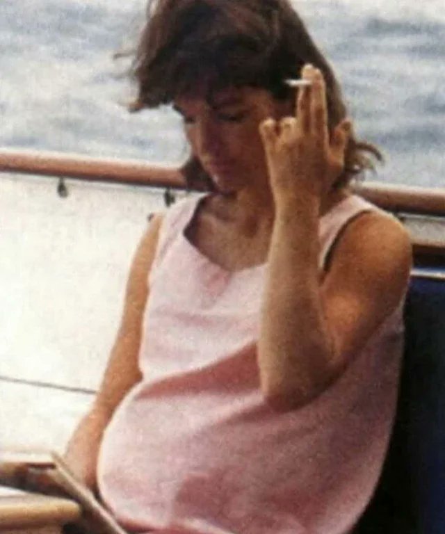 historyinmemes's tweet photo. Pregnant Jackie Kennedy enjoying a cigarette, 1963. https://t.co/JSIQ6GwUCF