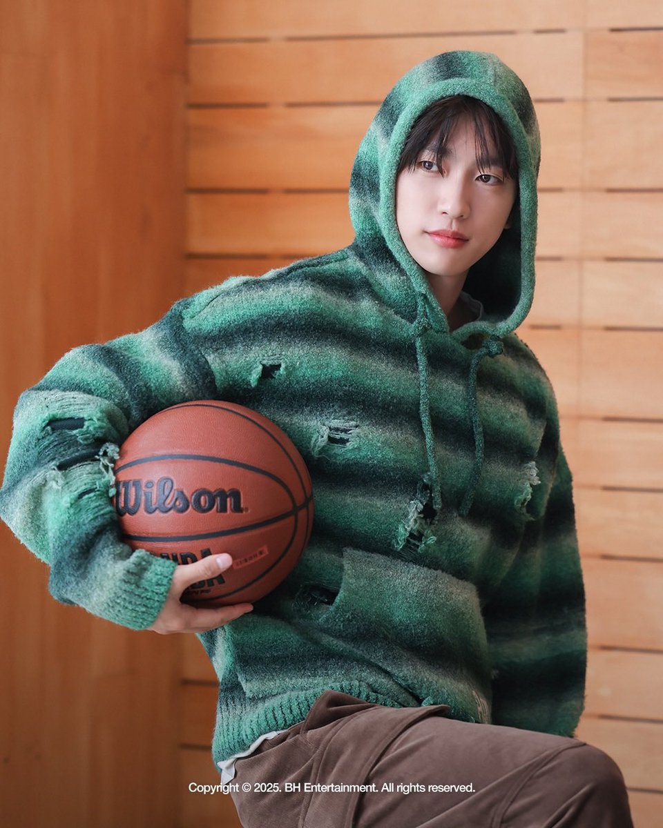 grass622's tweet photo. #Jinyoung #박진영 
BHIND SHOOT BY PARK JINYOUNG 
@JINYOUNG 
……………………………… 
©️251230 BH Entertainment https://t.co/mpKEZ6wC3Y