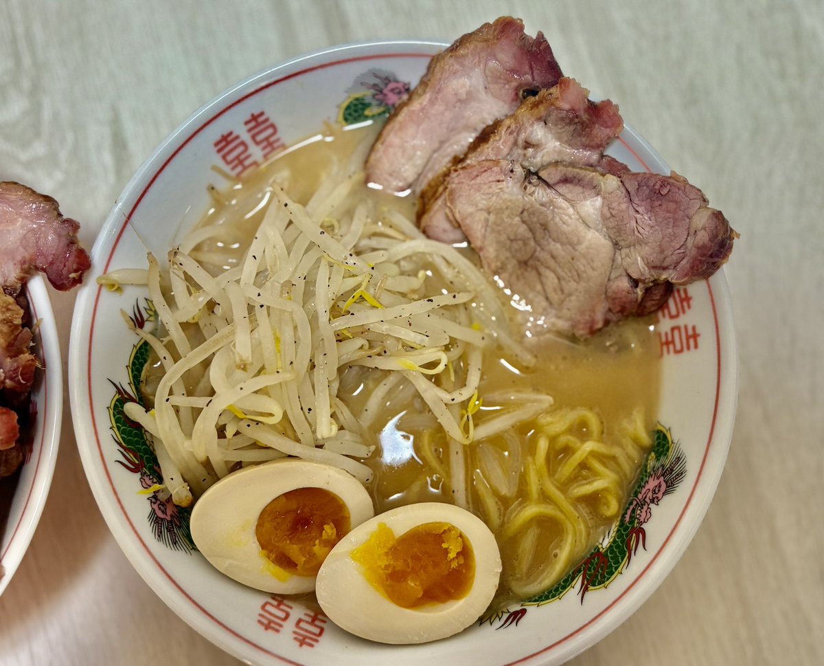 112233barreal's tweet photo. #A1BEYOND 副賞の焼豚を頂きました。
食べ応え充分のジューシーな焼豚で美味しかったです🙏
@natori5296 https://t.co/m4cLyy0Udq