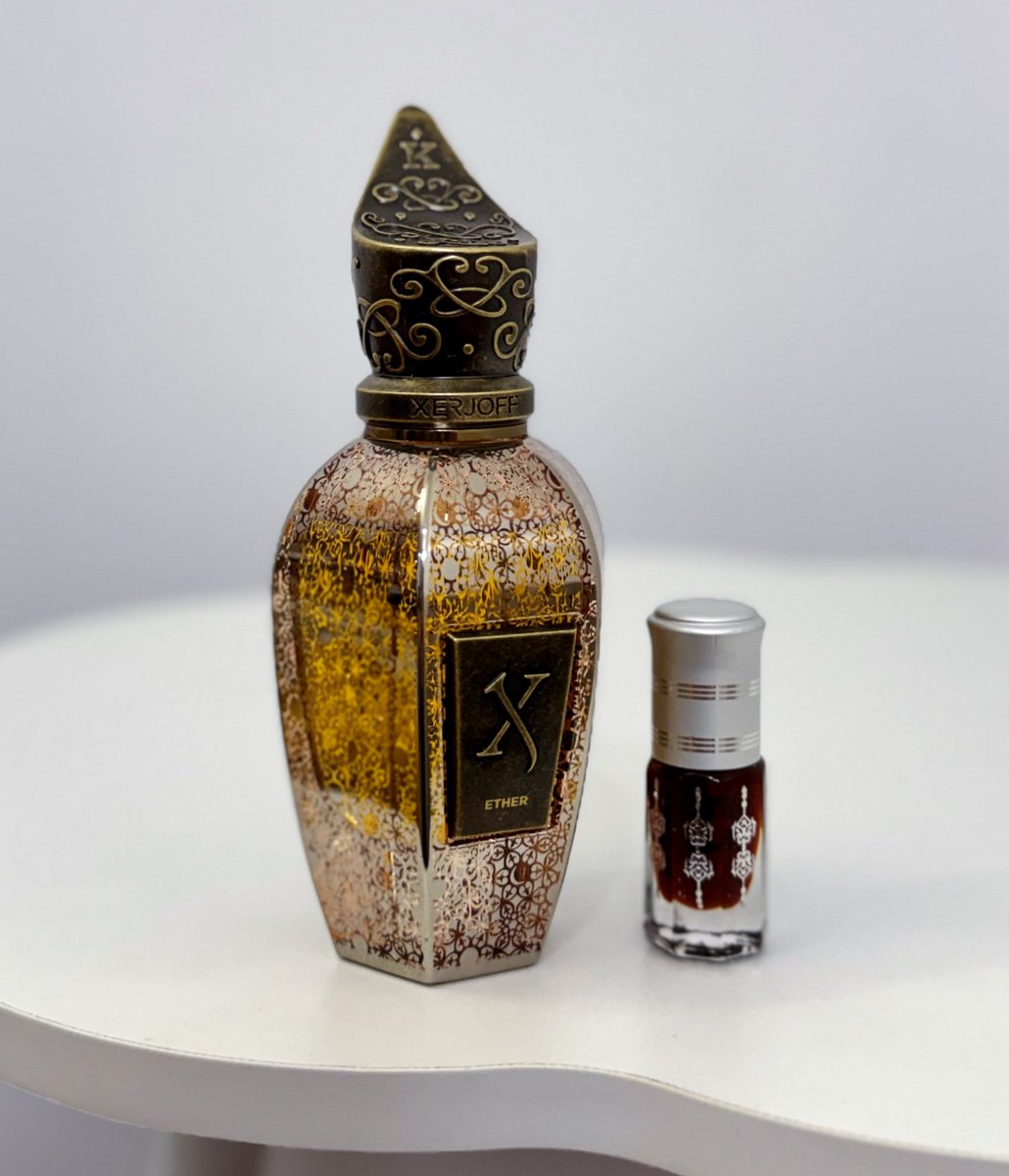 صباح الخير 🌦️🌿👋🏻.
ايثر 🤎 
نفحة حمضية🍋‍🟩🍋 ونفحات من الورد🌺ونفحة من العوذ ولمسة بودرية جميلة 🤎🫵🏻..
وكلاكاسي من السلوم🪵.