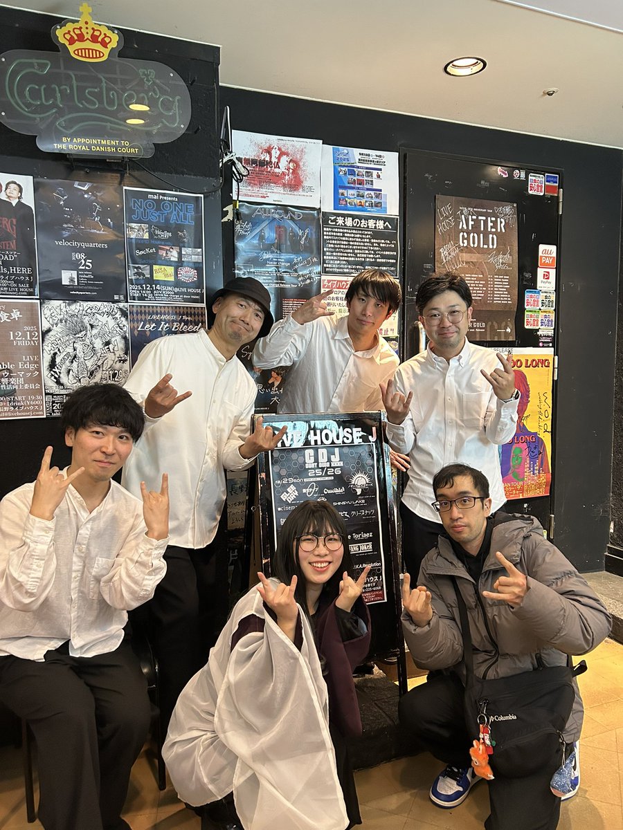Kro0107's tweet photo. 昨日はカウントダウンJ観に行きました！
とても楽しかったです！来年もたくさんライブ観に行きます！
Pai monde to my Paypay（PTPコピーバンド）、パフピエ（パスピエコピーバンド）の皆さんと写真撮っていただきました！ありがとうございます！PTPとパスピエを聴きます！ https://t.co/JqqpsYmnJ6
