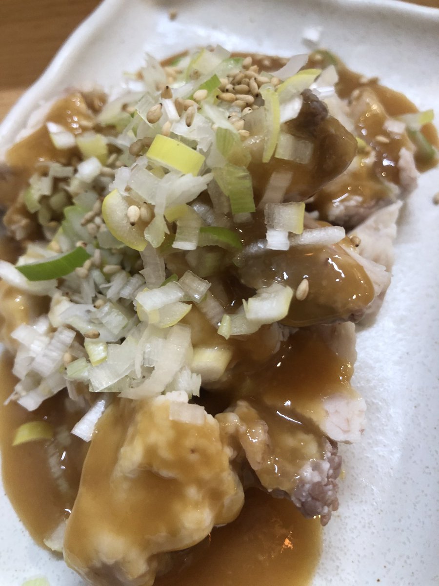 090oooo's tweet image. 14時から一人呑み🍻スタート❗️
一軒目「もつ焼きでん」
串系が今日はないようで軽く食べて退散。