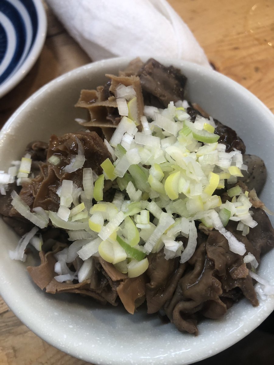 090oooo's tweet image. 14時から一人呑み🍻スタート❗️
一軒目「もつ焼きでん」
串系が今日はないようで軽く食べて退散。