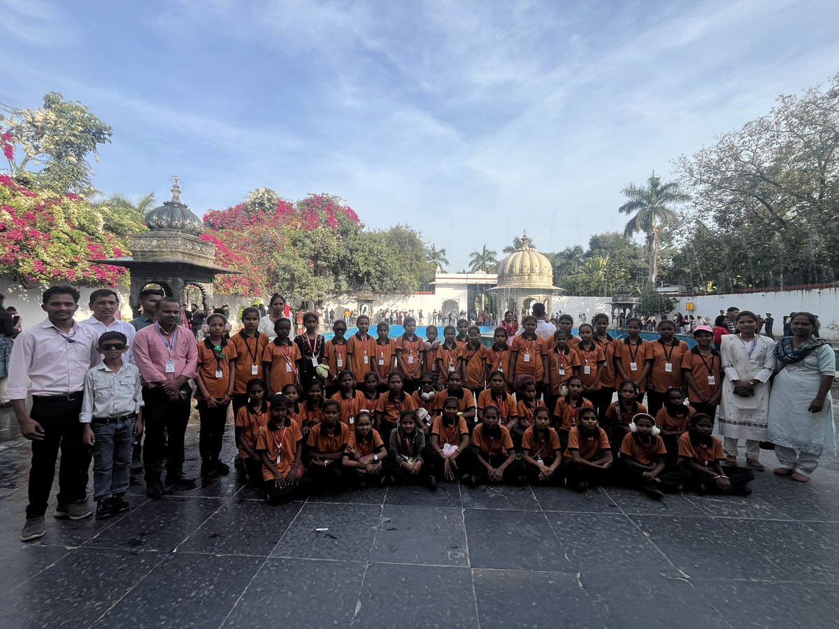 GLRS_UKAI's tweet photo. શૈક્ષણિક પ્રવાસ ૨૦૨૫
પ્રવાસ સ્થળ:-સહેલીઓ કી બાડી 
@gstesgnr @patasp_tapi https://t.co/I76bCl75VD