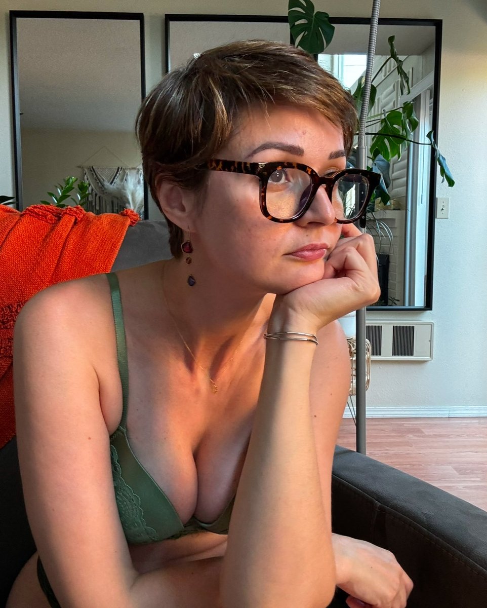 Masha Nova tweet media