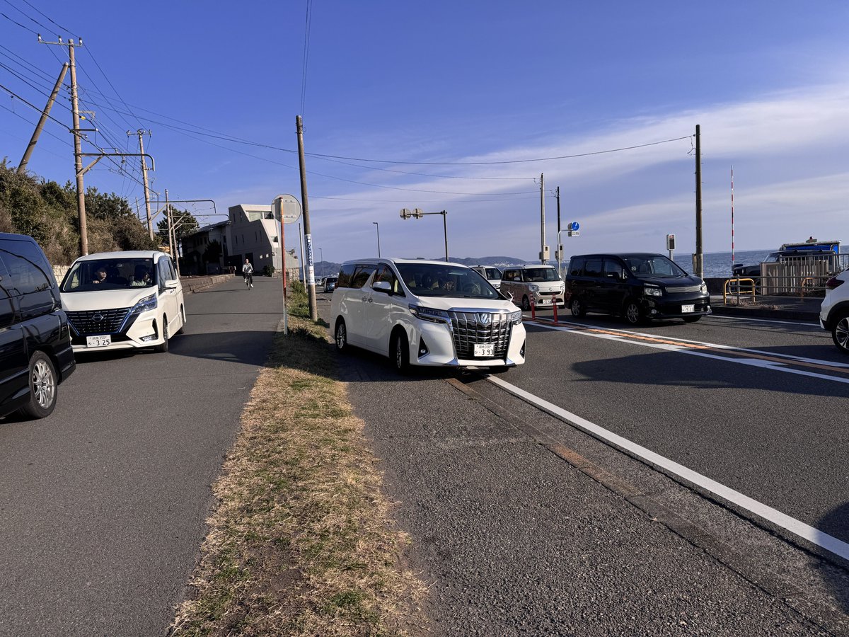 nassy0708's tweet image. 坂下でありえないショートカットで134号線に出る車。神奈川県警ちゃんとパトロールして欲しいわ…