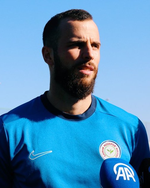 osloresmi's tweet photo. 👋 Rizespor'da Vaclav Jurecka ile yollar ayrıldı.

�� Çaykur Rizespor, Çek futbolcu Vaclav Jurecka ile sözleşmesini karşılıklı feshetti. https://t.co/FPZUj1DRbi