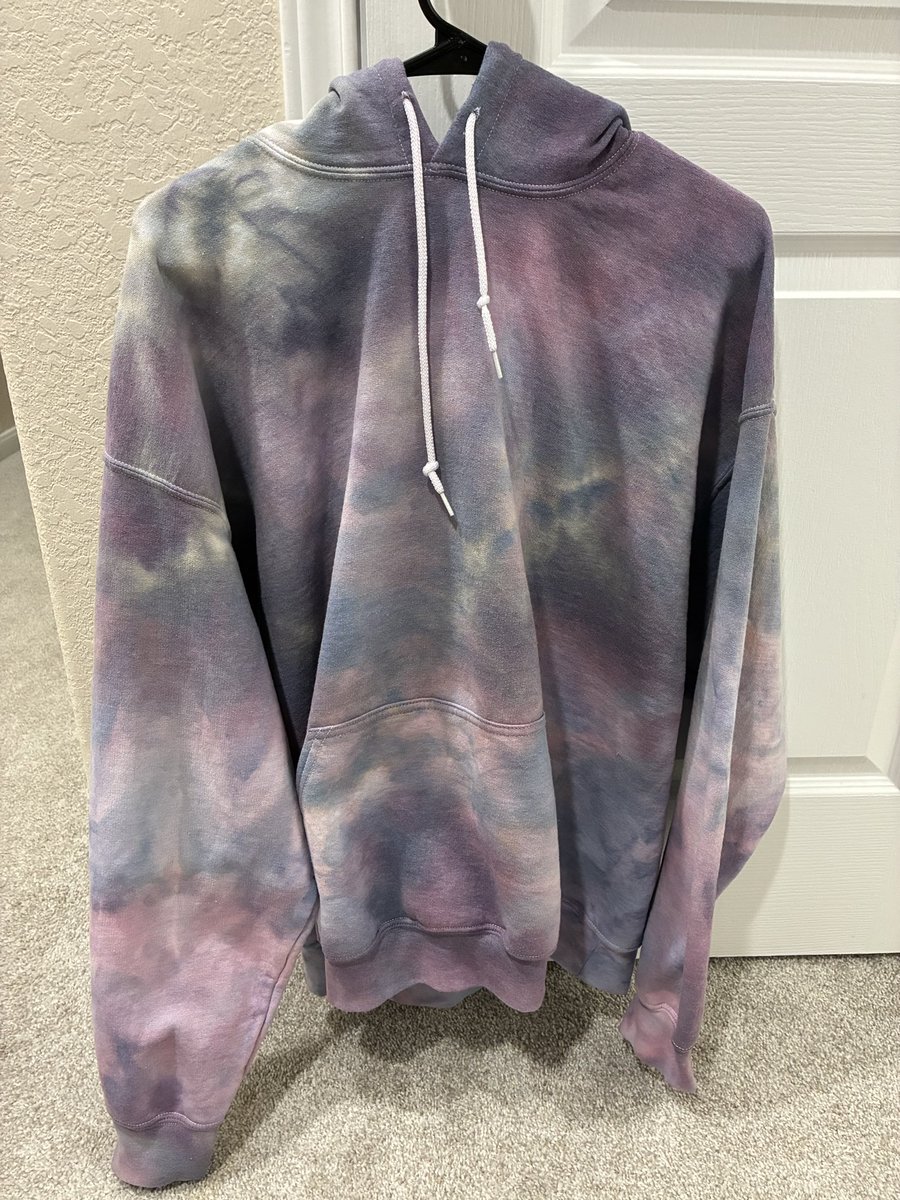 CooooogsHouse90's tweet image. Been really pleased with the recent tiedyes I have done! I just want to keep all the ones I have been selling to people! #Tiedye