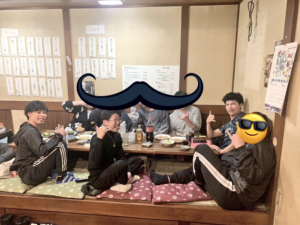 shimizuzusi's tweet photo. 一昨日のめしだ会長杯は、第一ステージ2位、第2ステージ1位、決勝トーナメント初没でした🙂‍↕️🥲
今回はあまり色々な方とお話できる余裕なかったけど、それでも普段対戦できないお方やお会いできないお方にあえて良かったです。(写真はチーム飲み会🍻)
、あと私事ですがスノボシーズンインしました 笑 https://t.co/qXaWpcAoUz