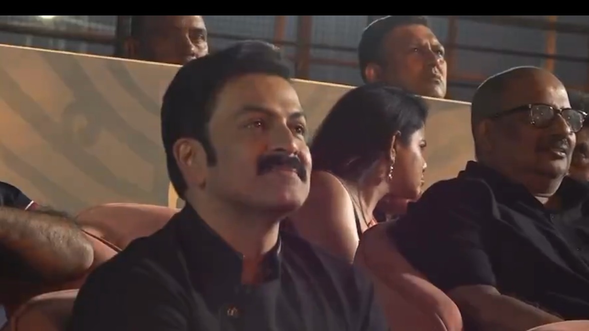 Rahul (@ticketbokka) on Twitter photo 