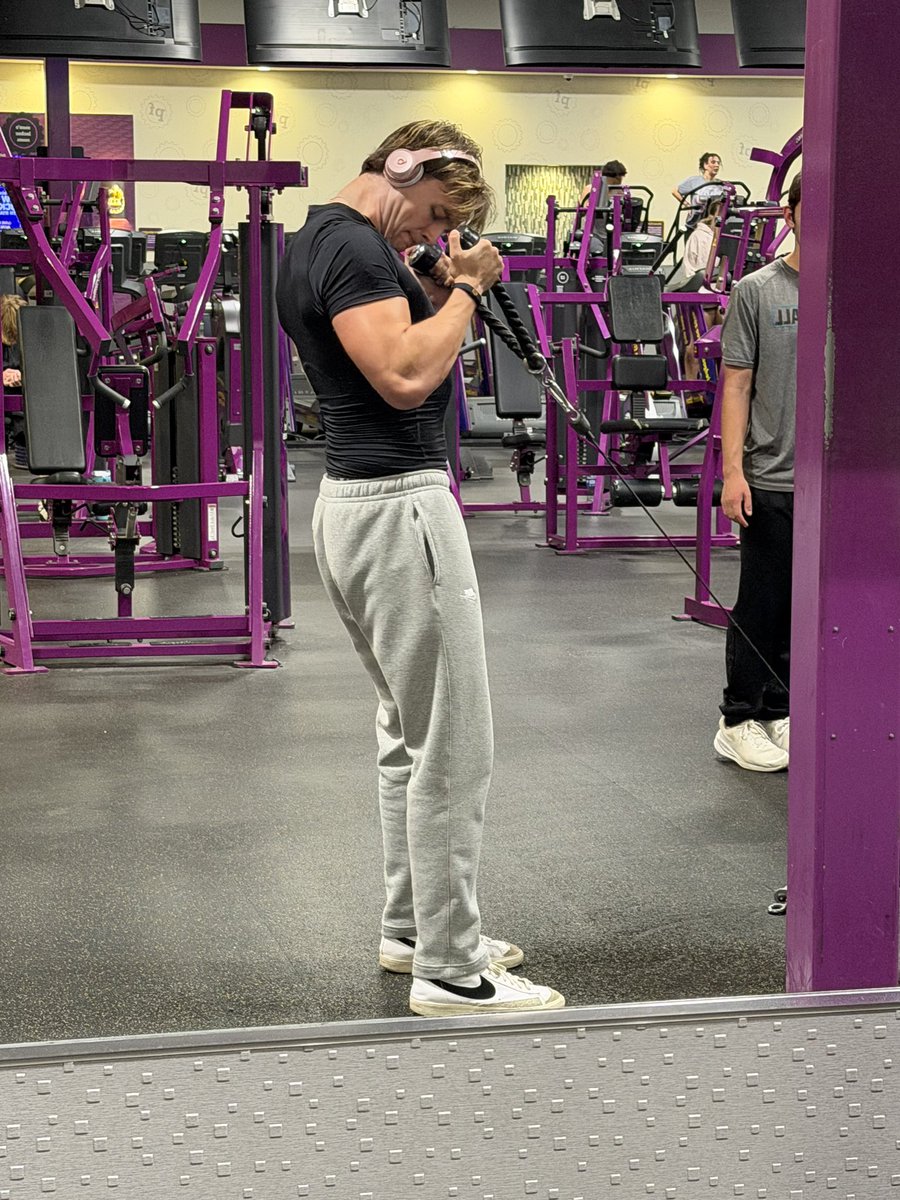 TheGavinDufour's tweet image. How’re you spending your Monday night? I want it more. I’ve always been the underdog. Told I don’t have what it takes, laughed at,got injured, been doubted but that pushes me to work even harder. 2026 season is the year to prove who Gavin Dufour is. #JUCOPRODUCT #qb #recommit