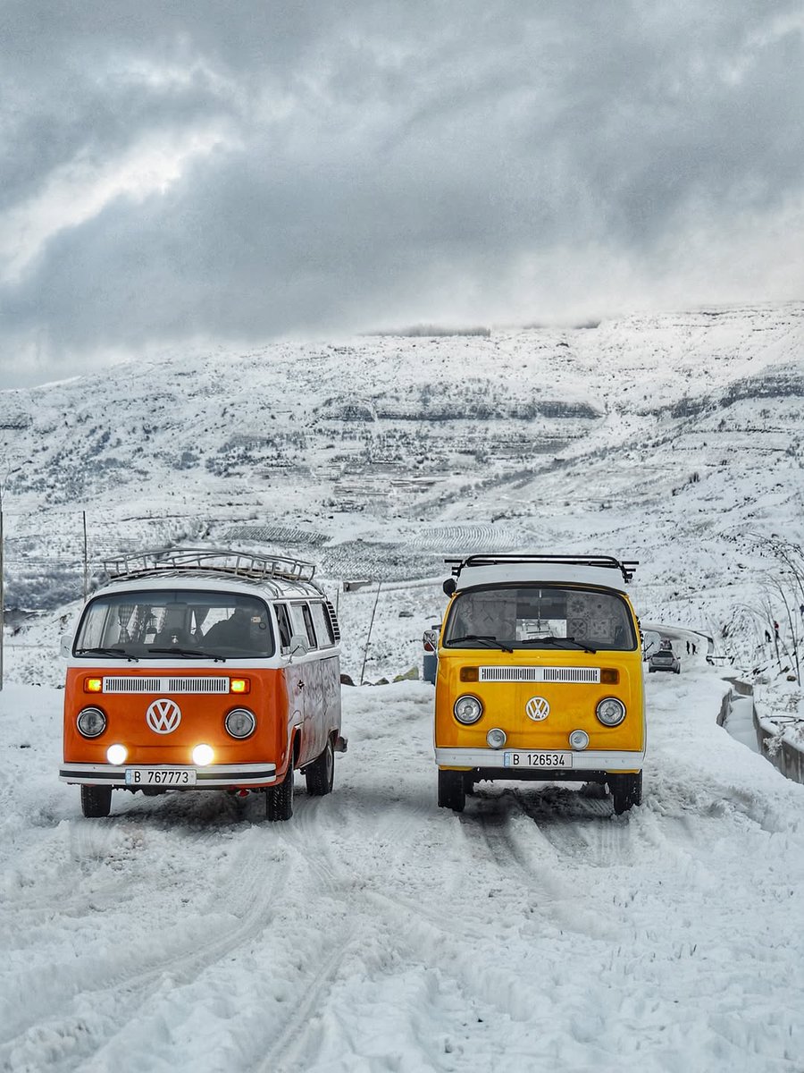 layalmasri12's tweet image. المنظر بس ب لبنان بتشوفو❤️❄️⛄️
#صباح_الاجواء_الحلوه