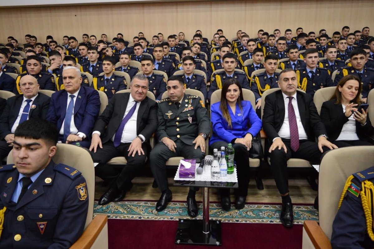 parvanaveliyeva's tweet photo. On the eve of New Year and 31 December - World Azerbaijanis Solidarity Day, we met with the students of the Military School J.Nakhchivanski.
Proudful moments together with military officers, instructors and students! 🇦🇿
#Azerbaijan #Xətai #MilliMajlis https://t.co/Xah1Z4ASM7