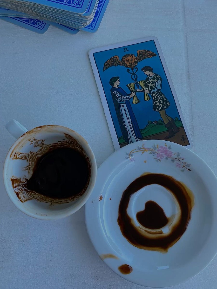 #فعالية قراءة فنجان ☕️❤️ 

الشروط : 
فولو - ريبوست 
صورة واضحة للفنجان مع الاسم والبرج 

#حدس #قراءة_فنجان #تاروت