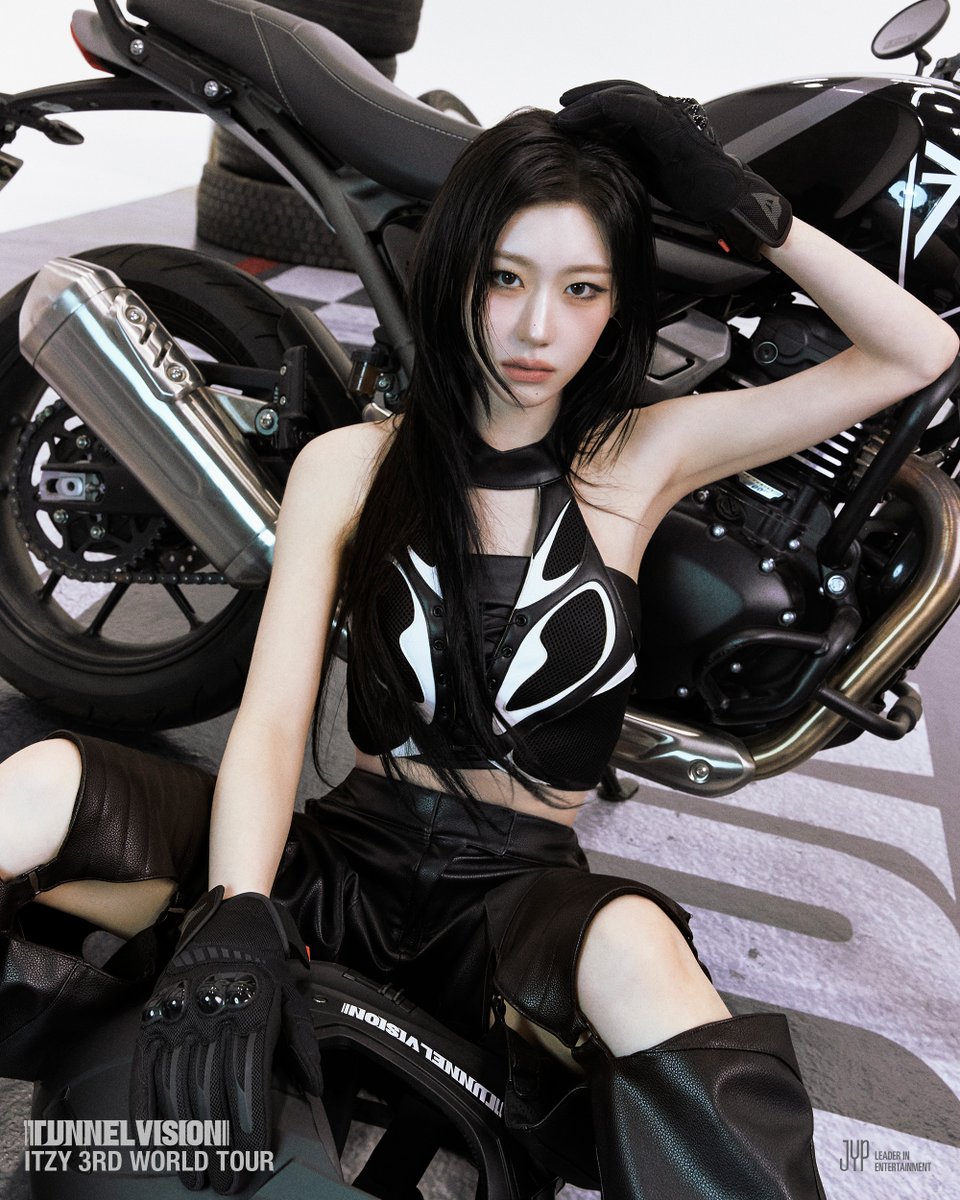 ITZY 3RD WORLD TOUR <TUNNEL VISION> in SEOUL 
#CHAERYEONG #채령

Ticket Open Notice
🔗bit.ly/4qOC1DZ

FANCLUB
2026.1.5 MON 8PM-11:59PM (KST)

GENERAL
2026.1.7 WED 8PM- (KST)

#ITZY #MIDZY <a href="/ITZYofficial/">ITZY</a>
#ITZY_TUNNELVISION
#ITZY_TNVS
#ITZY_WORLD_TOUR