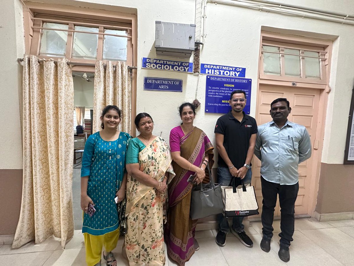 IMSE_MU's tweet image. Outreach | IMSE
Dr. Jyothi Basu Yerramadha engaged with students at Sarojini Naidu Vanita Maha Vidyalaya (15 Dec) and A.V. College (16 Dec) through talks on career development and learning strategies, also introducing the MA Education programme at IMSE.

#IMSE #MahindraUniversity