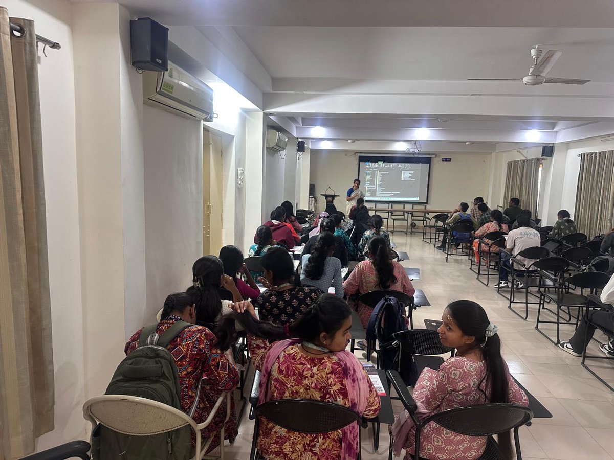 IMSE_MU's tweet image. Outreach | IMSE
Dr. Jyothi Basu Yerramadha engaged with students at Sarojini Naidu Vanita Maha Vidyalaya (15 Dec) and A.V. College (16 Dec) through talks on career development and learning strategies, also introducing the MA Education programme at IMSE.

#IMSE #MahindraUniversity