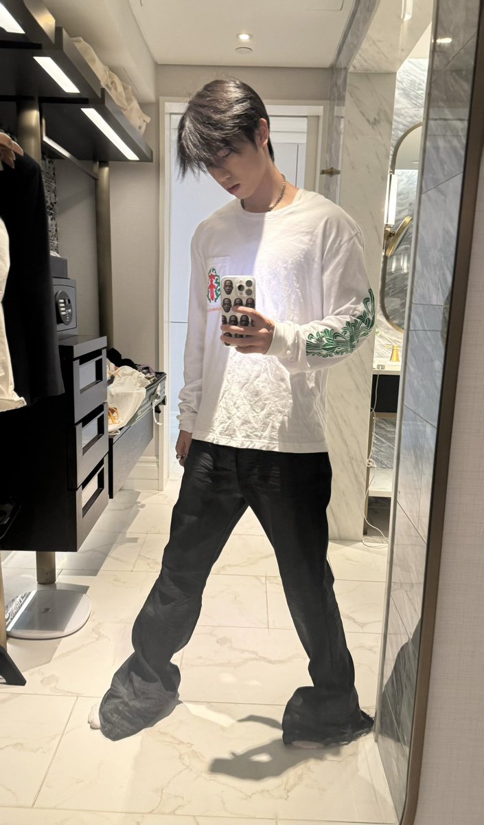 yushaohan2's tweet photo. who knows https://t.co/OapcSkekFQ