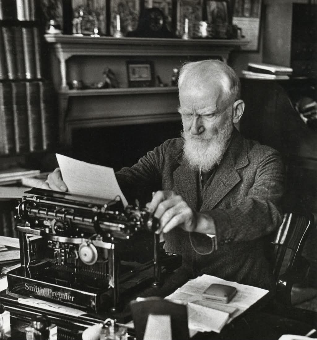 "İnsanlar kendilerini avutan, hoşnut eden ya da onlara bir çıkar vaat eden her şeye inanırlar."

~George Bernard Shaw~